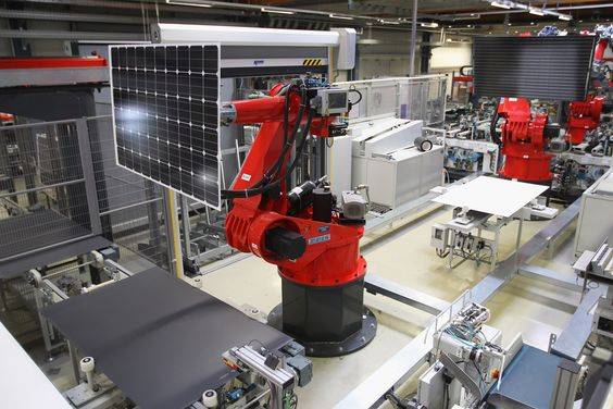 robot_making_solar_panels.jpg