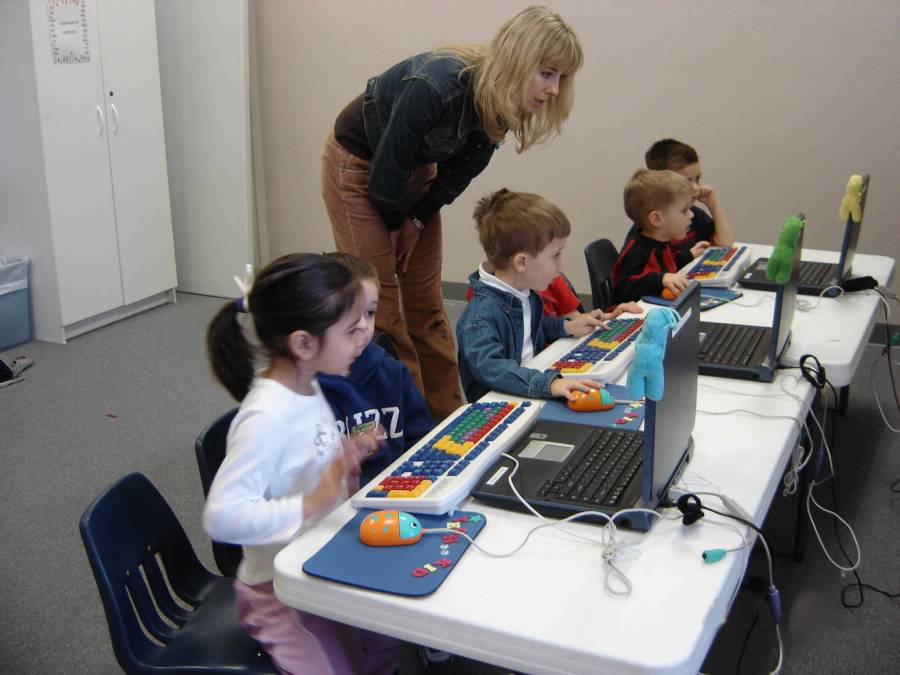 using-computers-in-classrooms.jpg